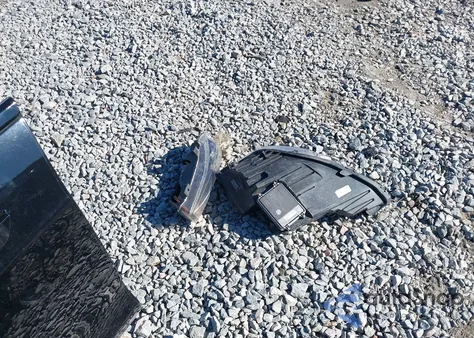 2022 Tesla Model S Dual Motor All-Wheel Drive z USA, uszkodzony, nr VIN 5YJSA1E50NF462485